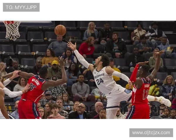 冷静沉着!阿杰伊米切尔晃飞阿门完成压哨3+1绝杀精彩瞬间